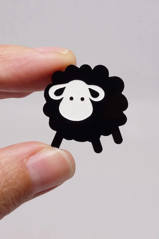 Lili0396 Sheep Pin