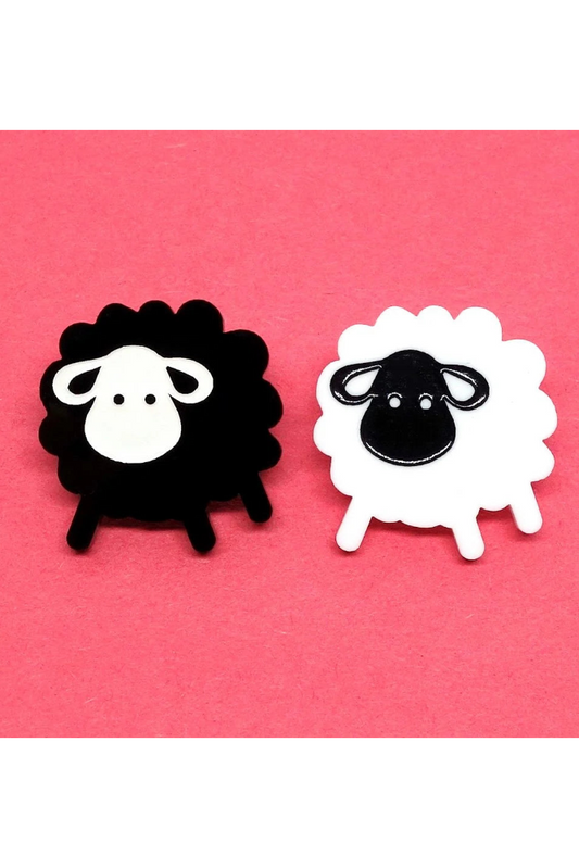 Lili0396 Sheep Pin