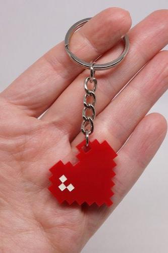 Lili0632 Pixel Heart Keychain