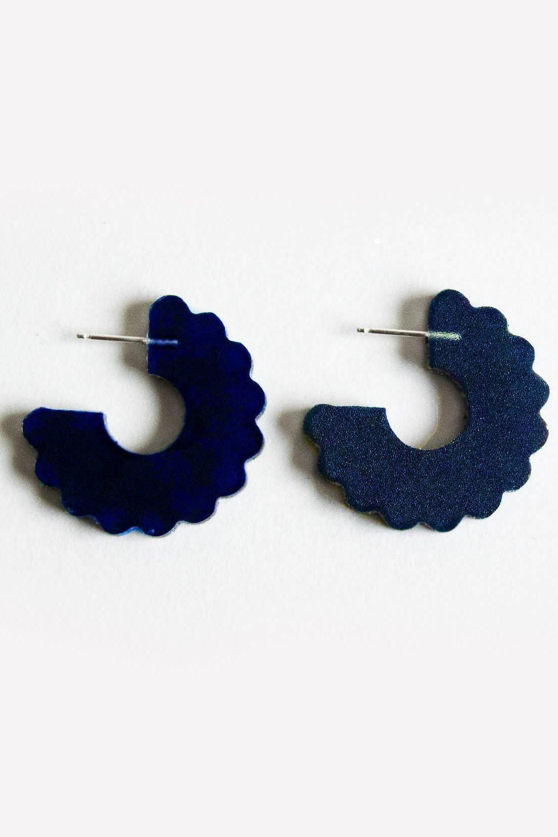Earrings Scallop Small Hoop