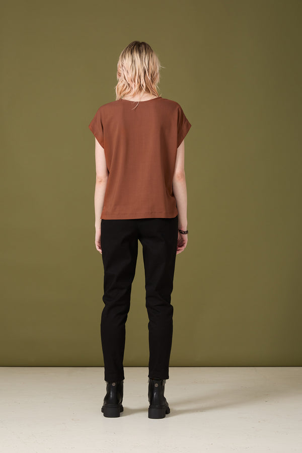 Billy Top by Cokluch, Sequoia, back view, round neck, short dropped sleeves, hi-low hemline, side slits, eco-fabric, rayon, sizes XS to XL, made in Montreal