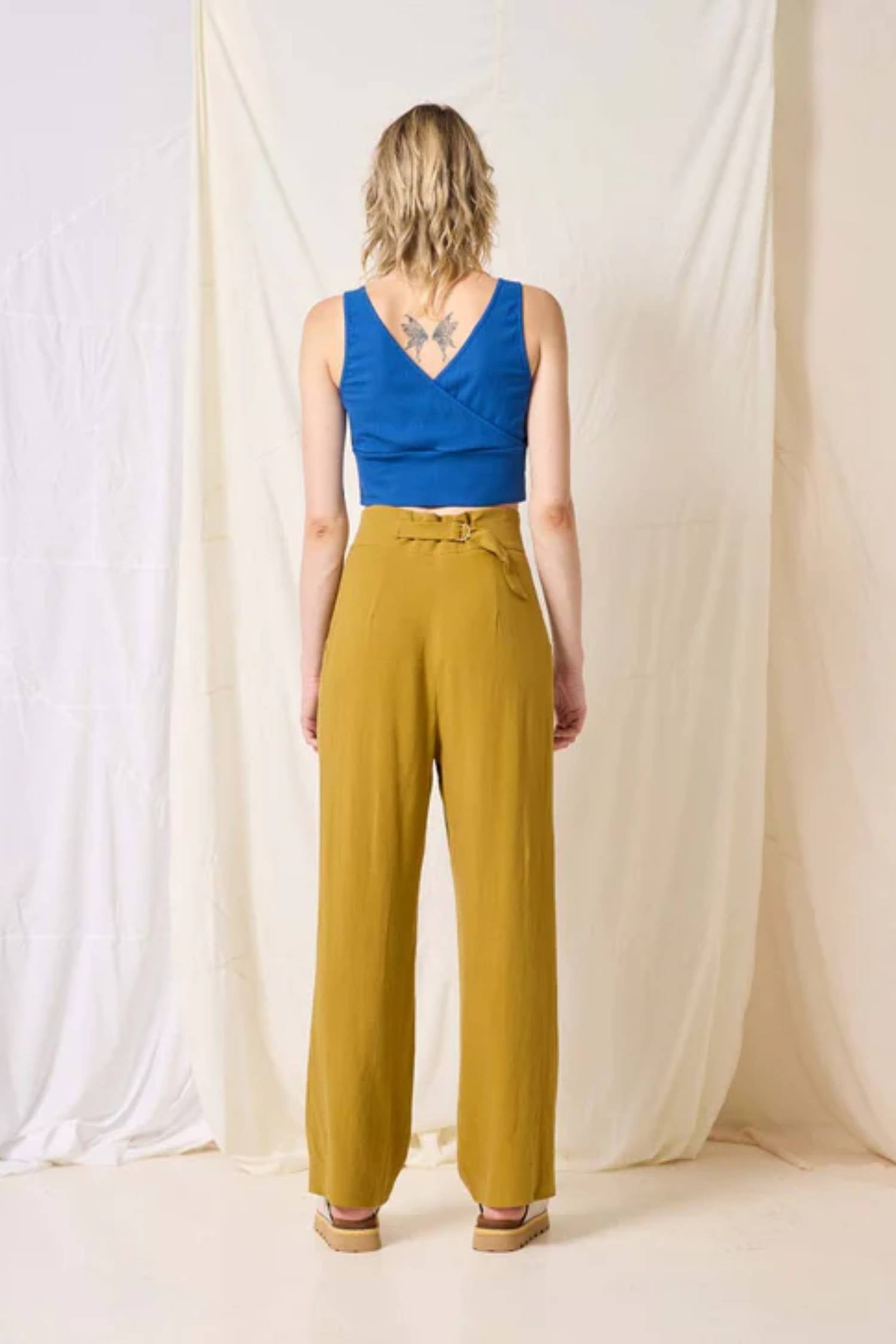 Acacia Pants by Cokluch, Pistachio, back view, high waist, wide rounded waist band, two button closure in front, ring belt closure in back, front pleats, side pockets, eco-fabric, OEKO-TEX,  sizes XS to XL, made in Montreal 