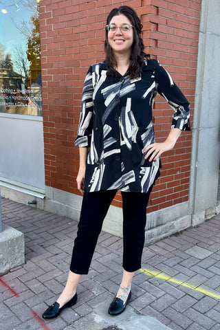 Norite Blouse by Compi K, B&W Brushstrokes, V-neck, tunic length, button front, 3/4 sleeves, front patch pockets, sizes XS to XL, made in Canada