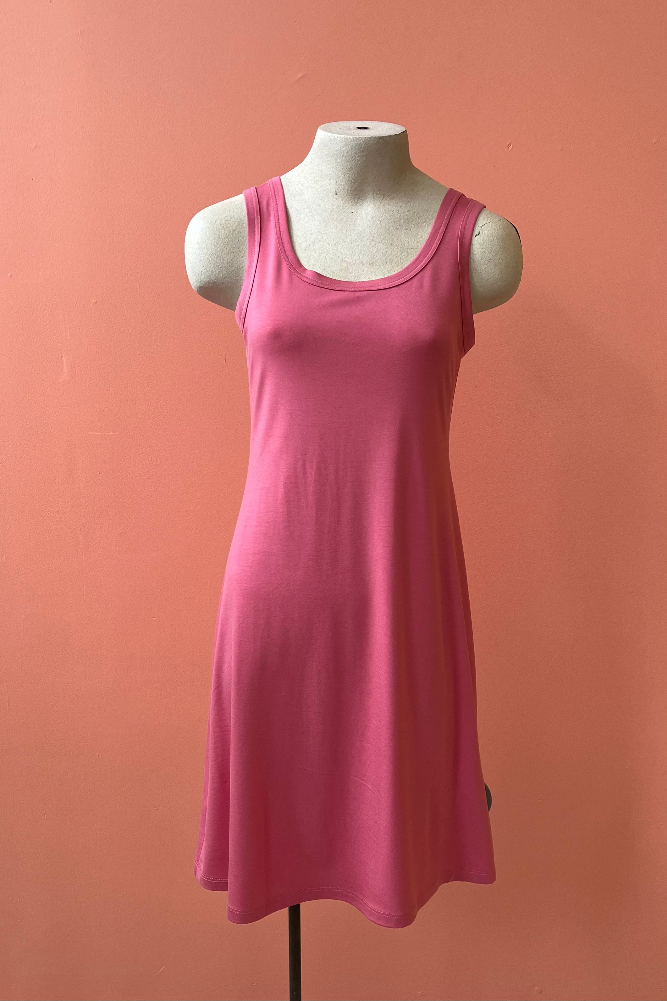 B-Dress by Yul Voy, Coral, tank dress, wide straps, scoop neck front and back, A-line shape, above the knee, sizes XS to XXL, made in Montreal