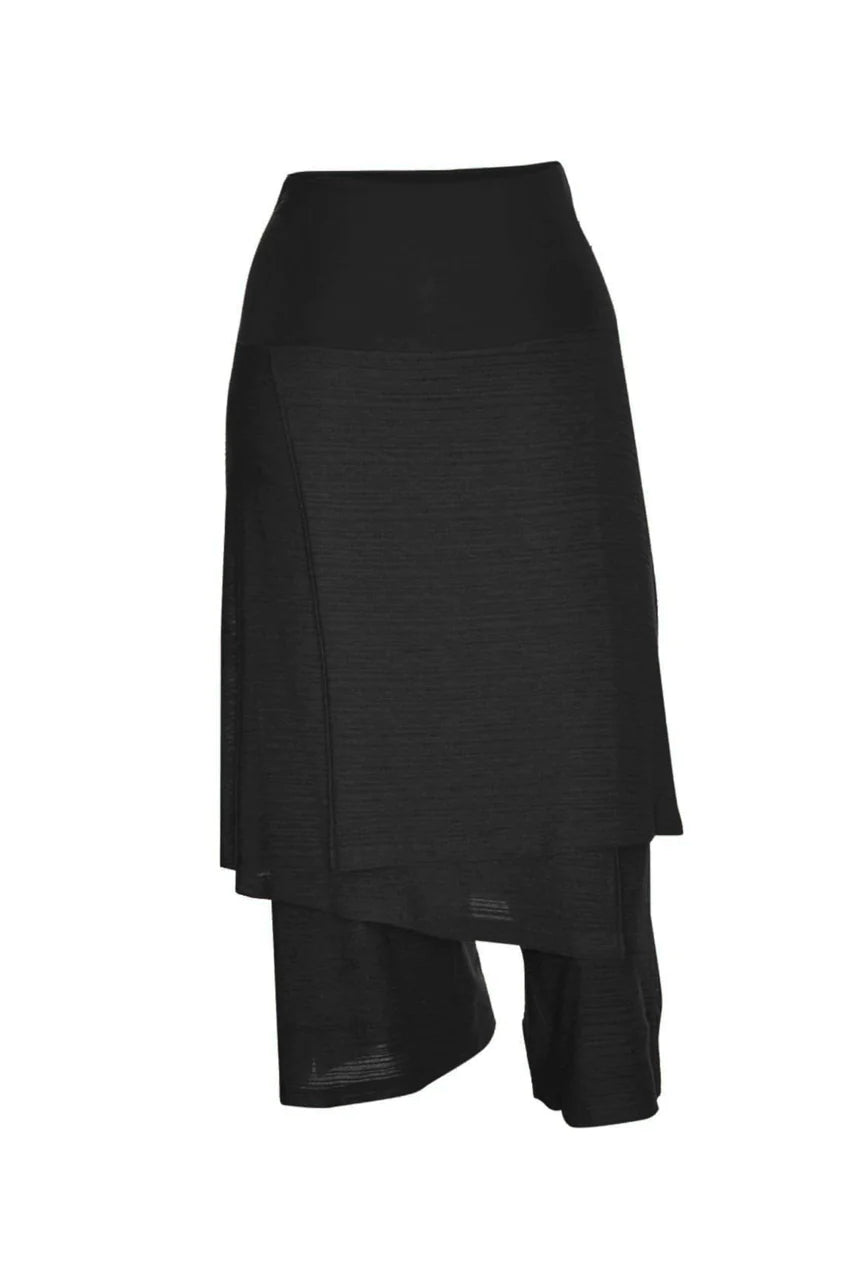 Milou Jupe-Pantalon by Melow, Black, skirt layered over wide legged cropped pants, lined and stretchy waistband can be worn high or low, asymmetrical panels on skirt, sizes XS to XL, made in Quebec