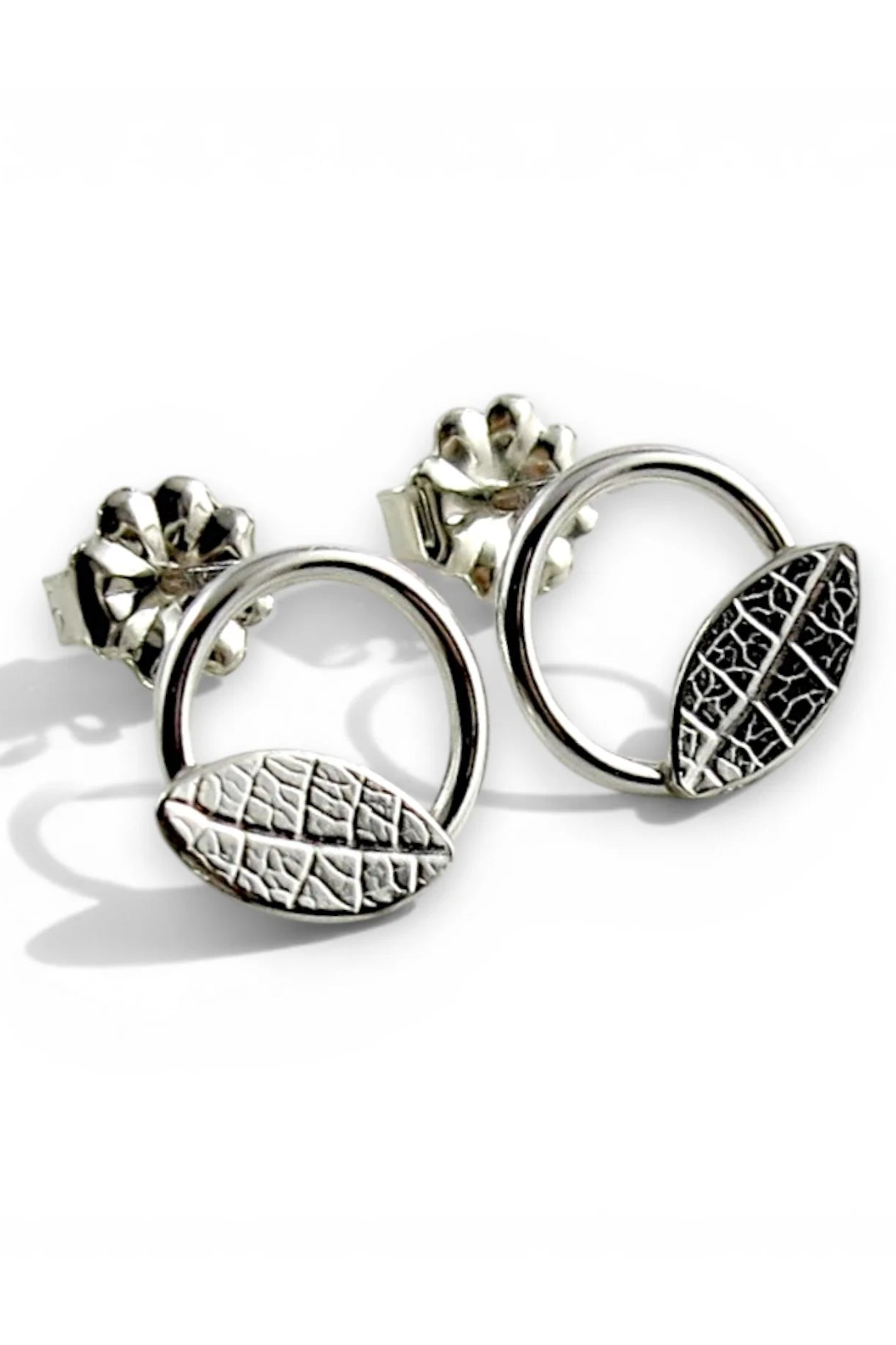 Tiny Leaf Circle Stud Earrings