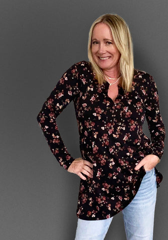 Coming Up Roses Tunic by Dotty, Roses Print, extra long sleeves, split V-neck, matte jersey, banded hi-low hem with side splits, sizes S to XL, made in Toronto