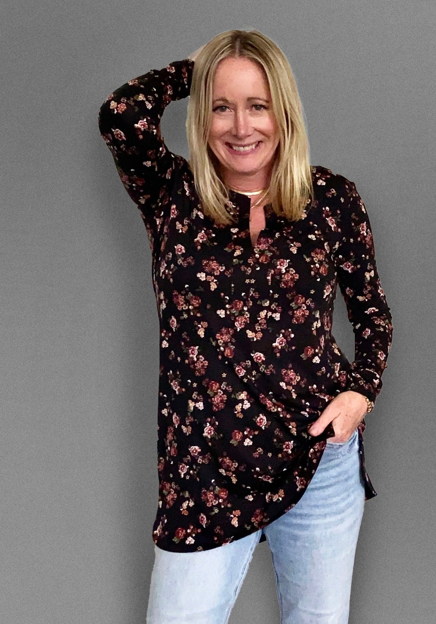 Coming Up Roses Tunic by Dotty, Roses Print, extra long sleeves, split V-neck, matte jersey, banded hi-low hem with side splits, sizes S to XL, made in Toronto