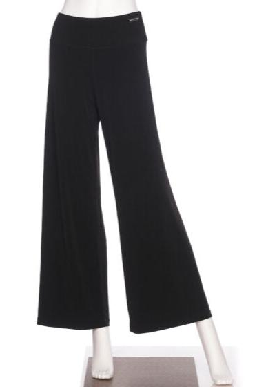 The Rumba Palazzo Pants in Black by Rien ne si Perd are shown on a mannequin in front of a white background.  