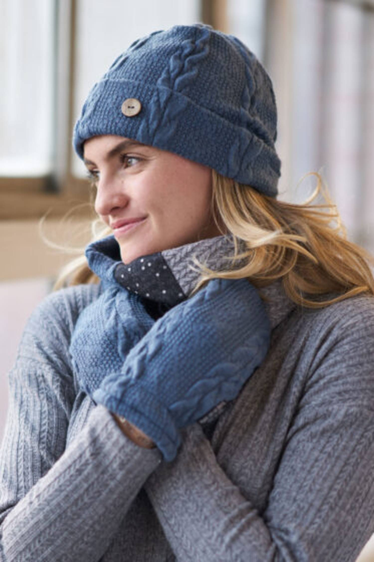 Cable Knit Toque by Rien ne se Perd, Blue, fleece lined, one size, coconut button, made in Quebec