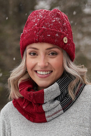 Cable Knit Toque by Rien ne se Perd, Red, fleece lined, one size, coconut button, made in Quebec