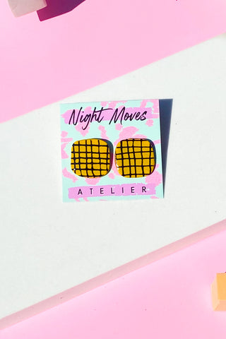 Wavy Grid Studs