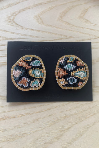 Ameoba Studs Black muted pastels