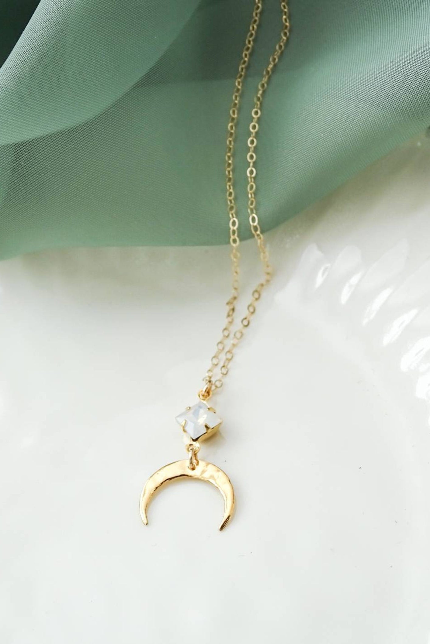 Moon Glow Necklace - Black or Opal